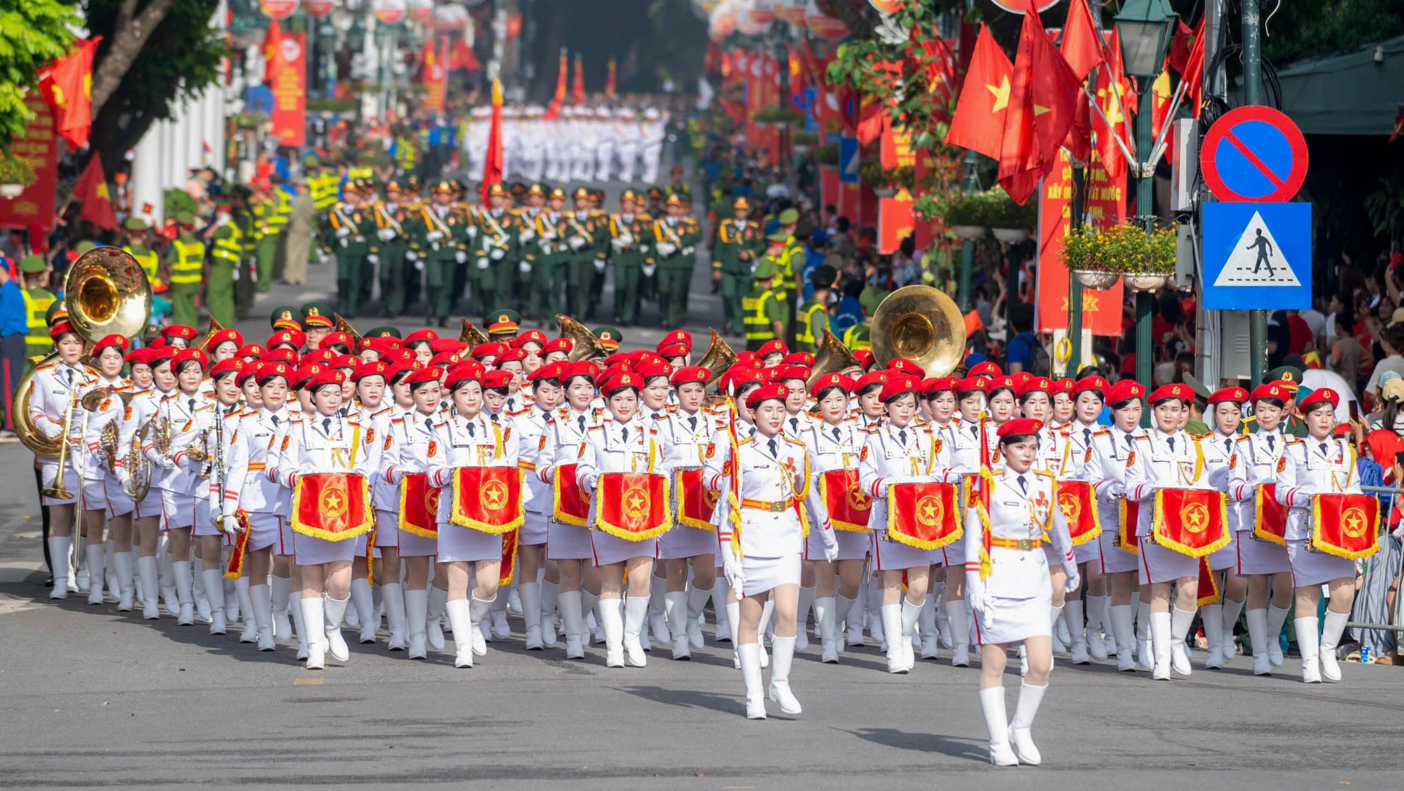 'bóng hồng thép' (18).jpg