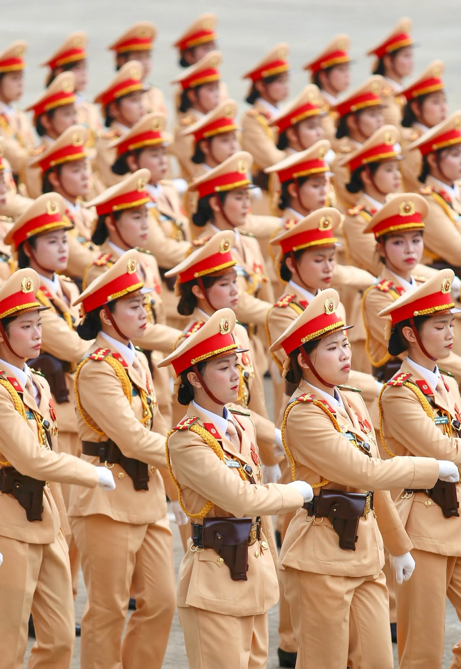 'bóng hồng thép' (2).jpg