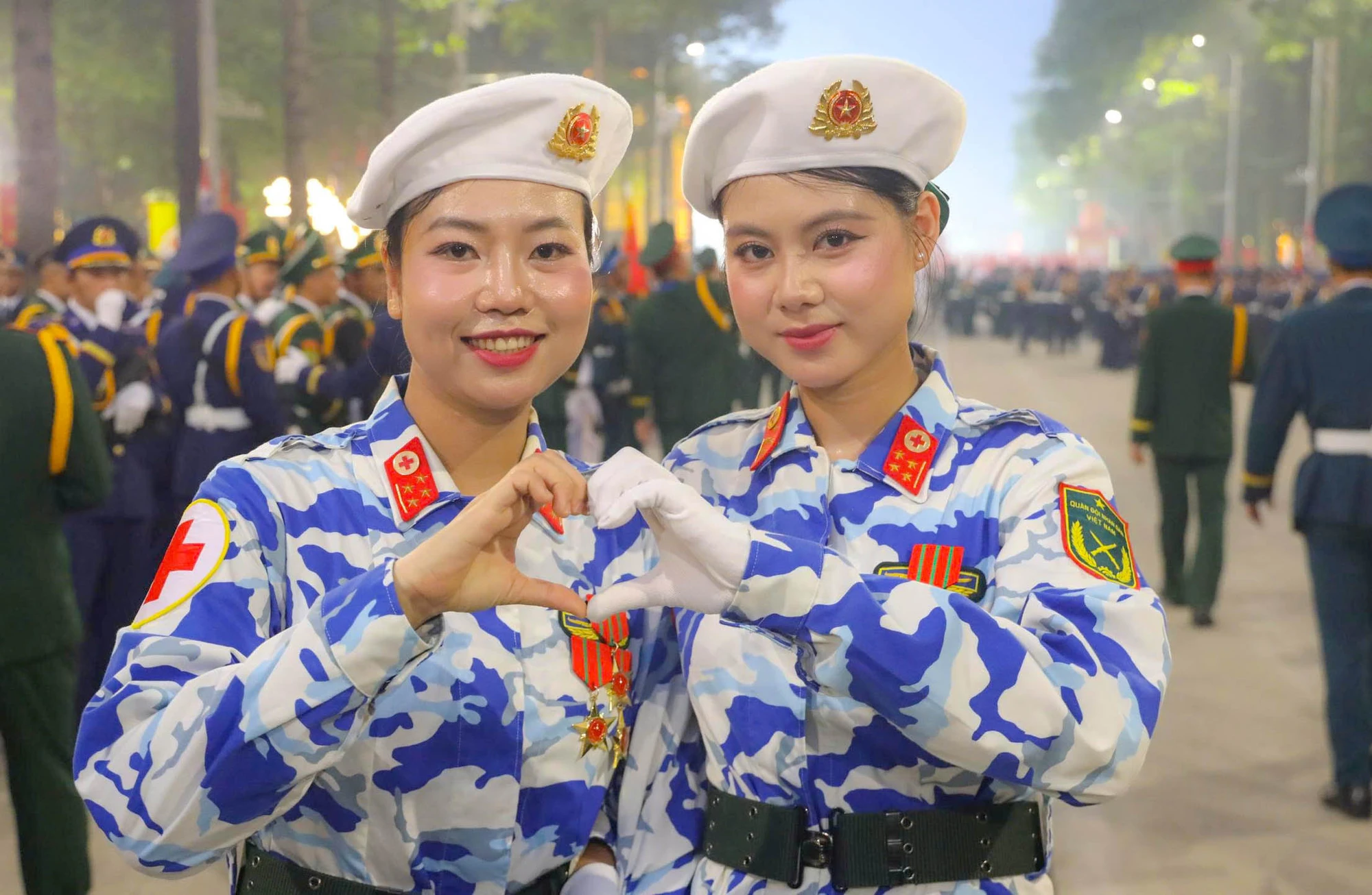 'bóng hồng thép' (29).jpg