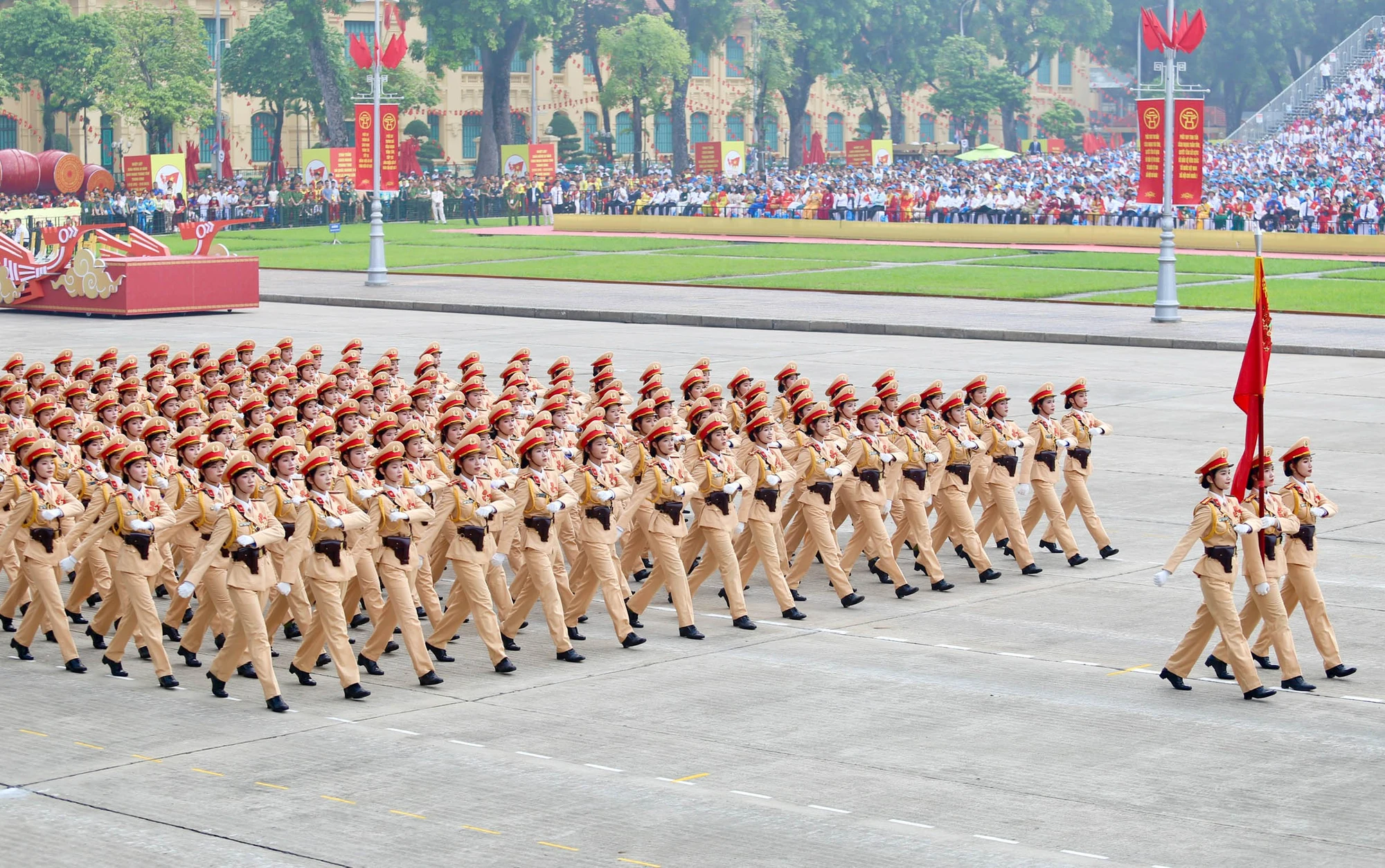 'bóng hồng thép' (34).jpg