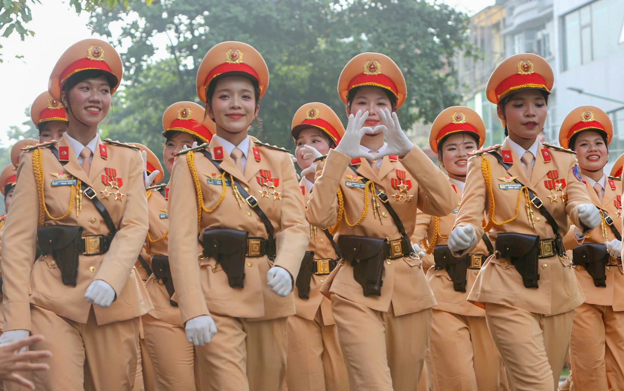 'bóng hồng thép' (36).jpg