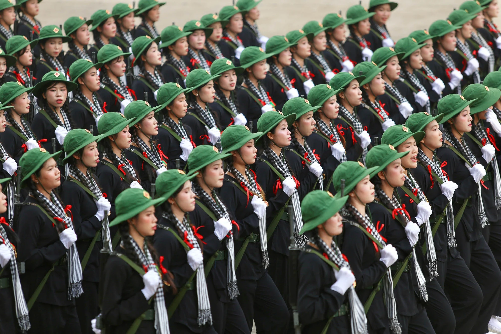 'bóng hồng thép' (6).jpg