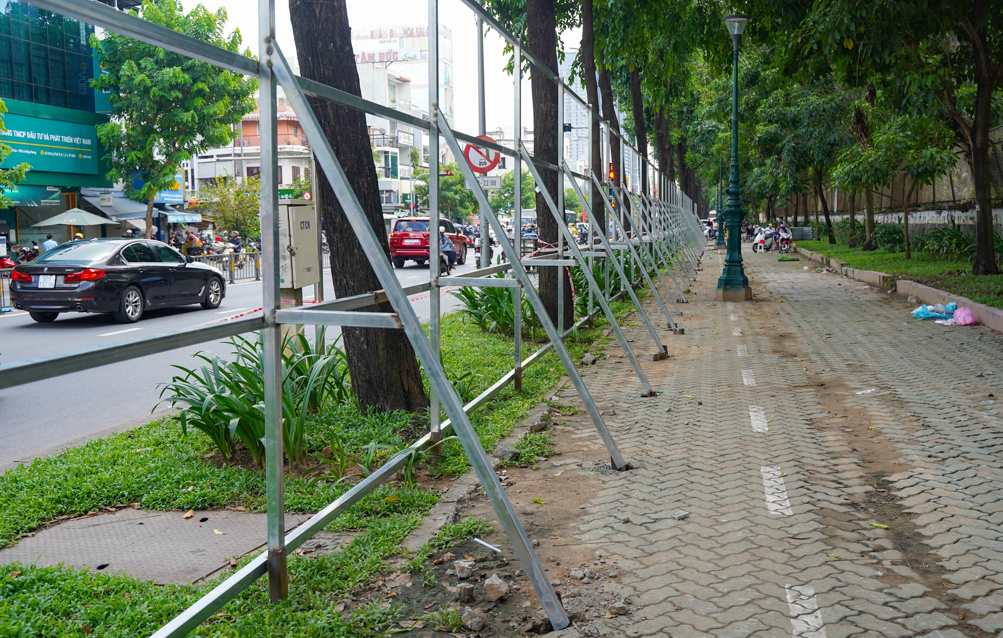 đường Lý Thái Tổ (1).jpg
