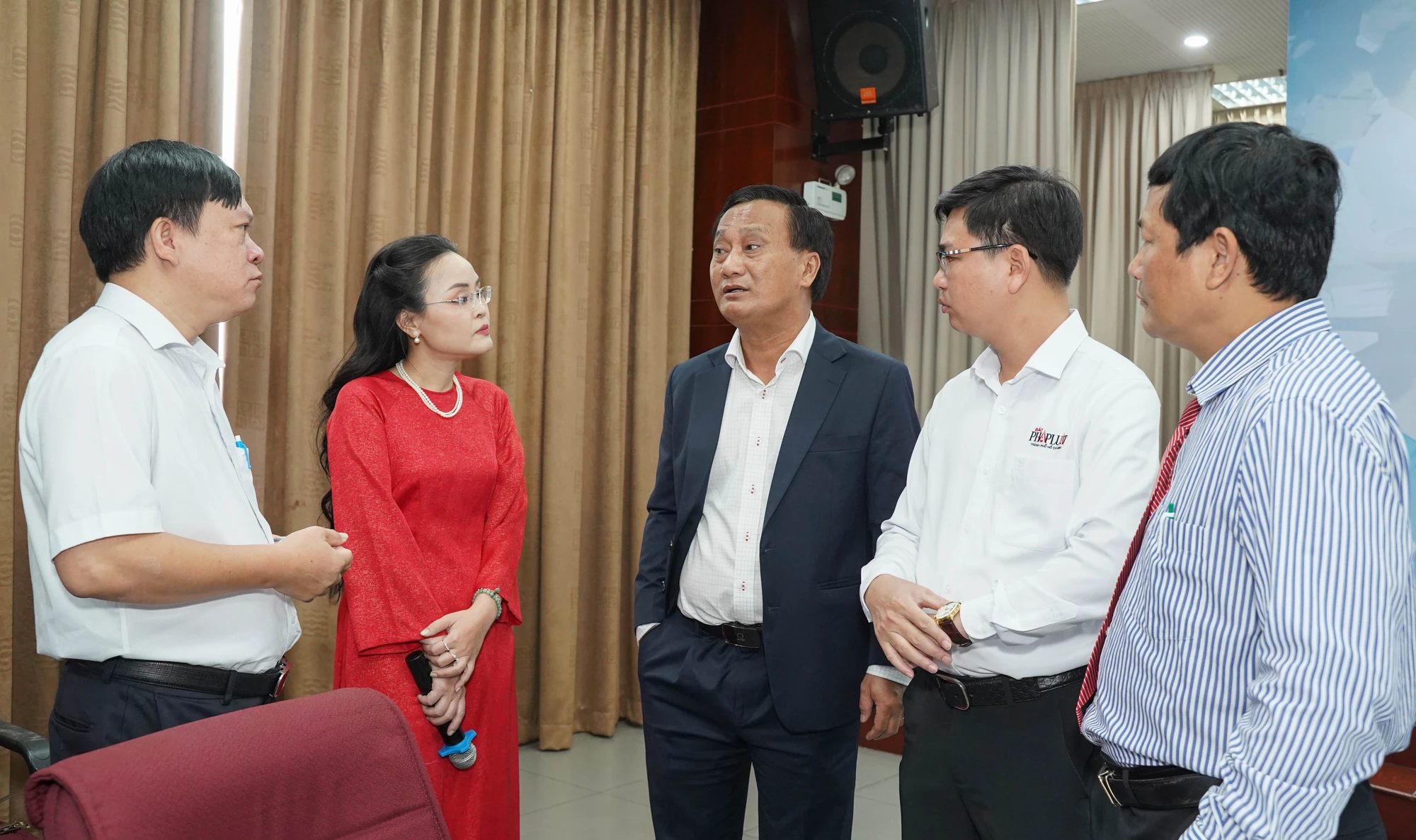 Tọa đàm - ĐT Luật ở Việt Nam hiện nay - Thuận Văn (72).jpg