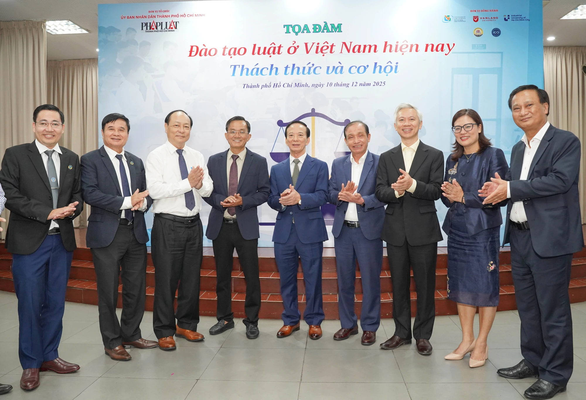 Toàn cảnh tọa đàm ‘Đào tạo luật ở Việt Nam hiện nay: Thách thức và cơ hội’