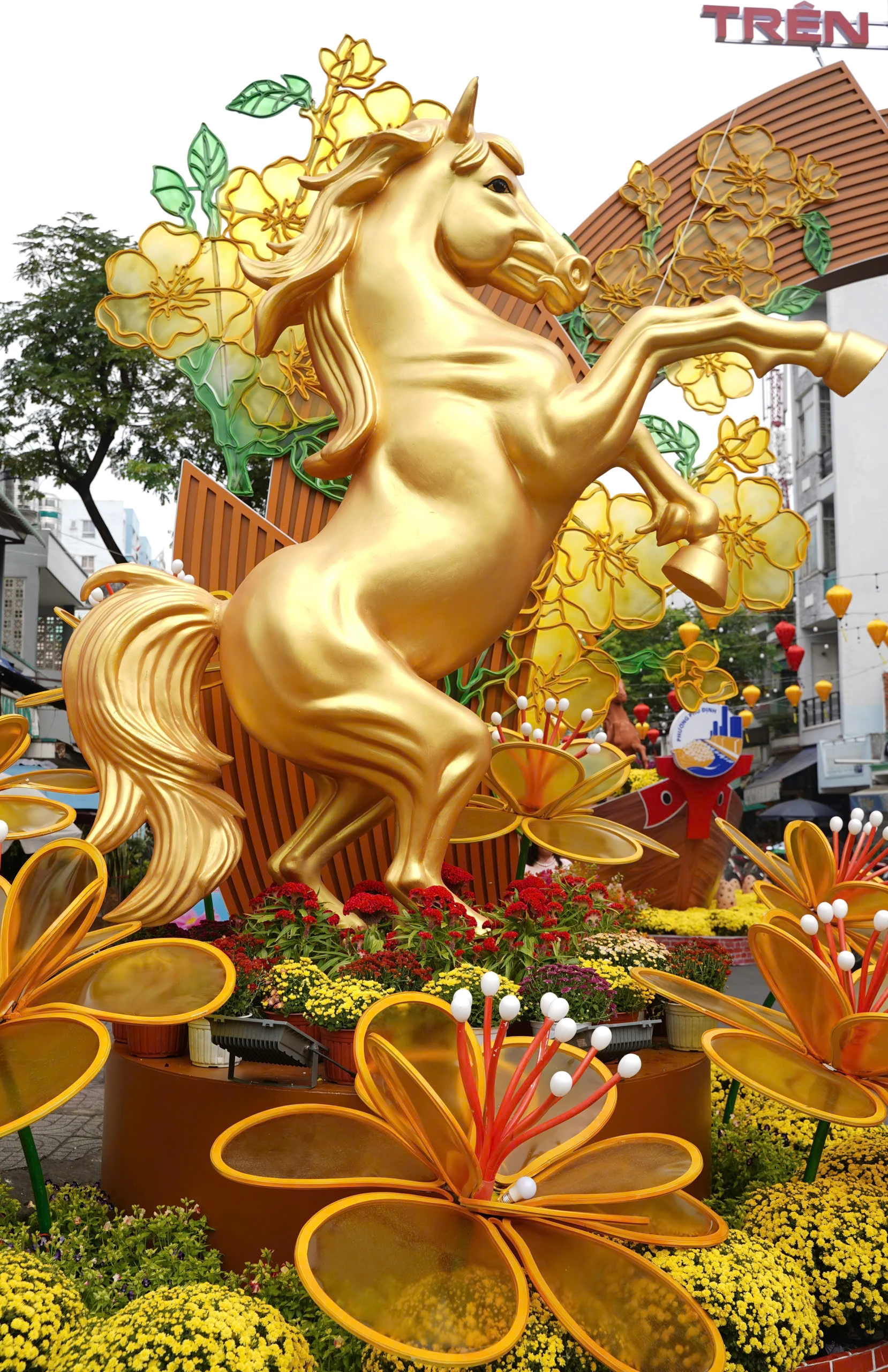 Linh vật ngựa (1).jpg