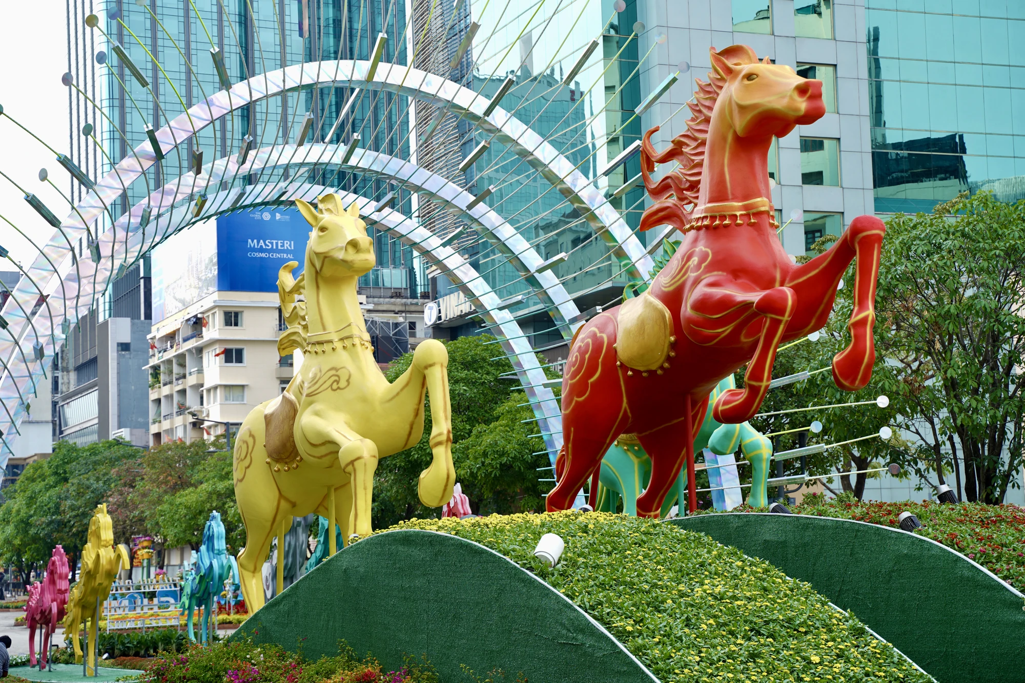 linh vật ngựa (1).JPG