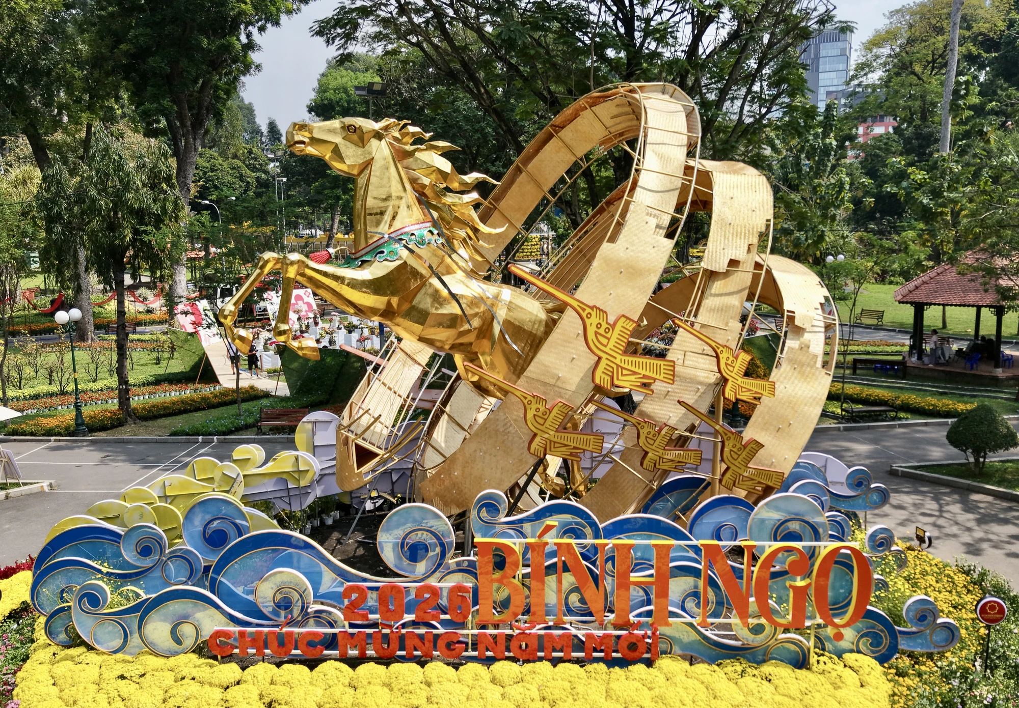 Linh vật ngựa (2).JPG