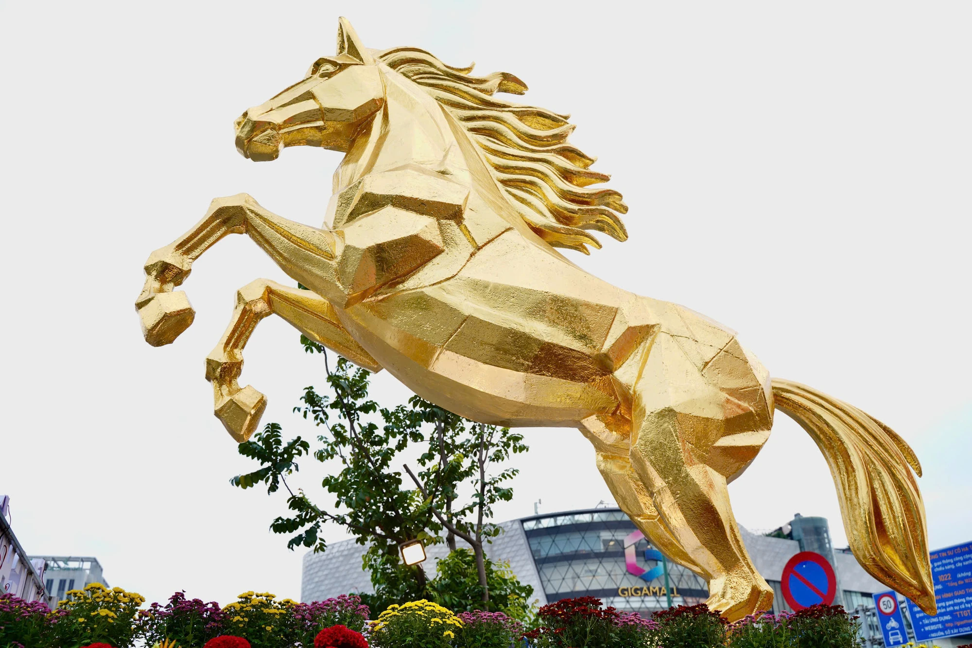 linh vật ngựa (2).jpg