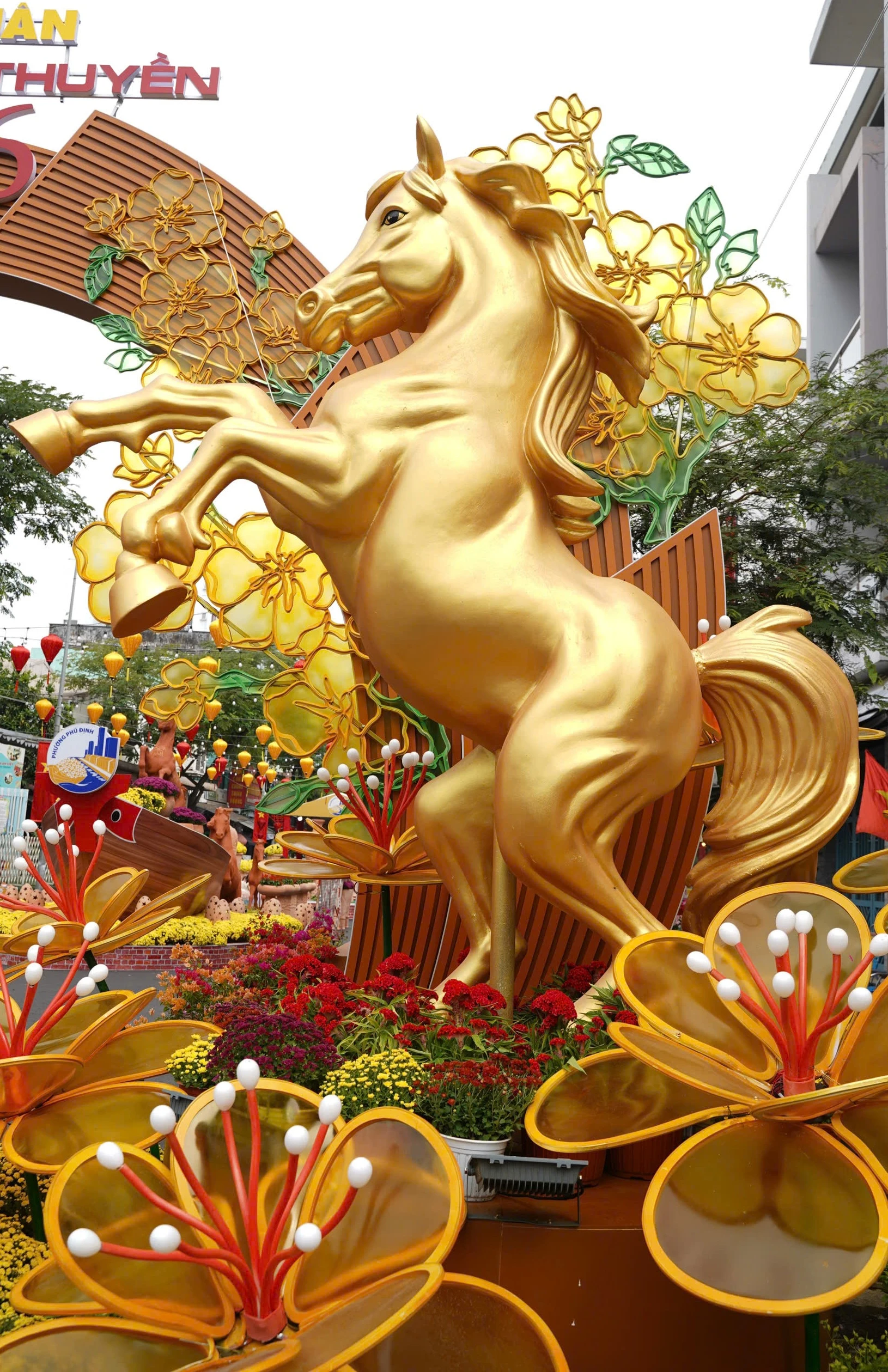 Linh vật ngựa (2).jpg