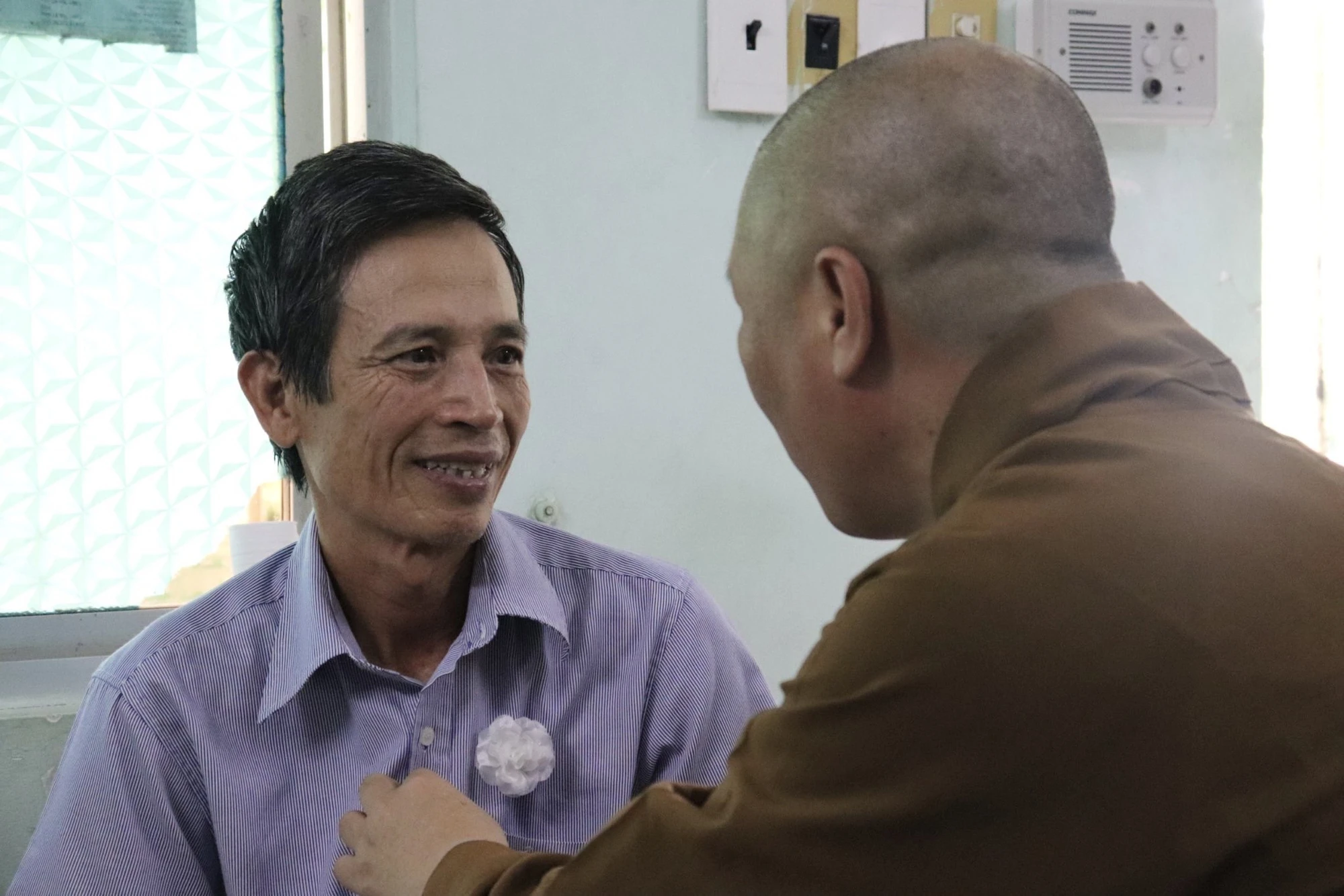 Anh Nguyễn Trung Khiêng, quê Quảng Ninh đang điều trị tại BV Nguyễn Tri Phương. Ảnh: TRẦN MINH Anh Nguyễn Trung Khiêng, quê Quảng Ninh đang điều trị tại BV Nguyễn Tri Phương. Ảnh: TRẦN MINH