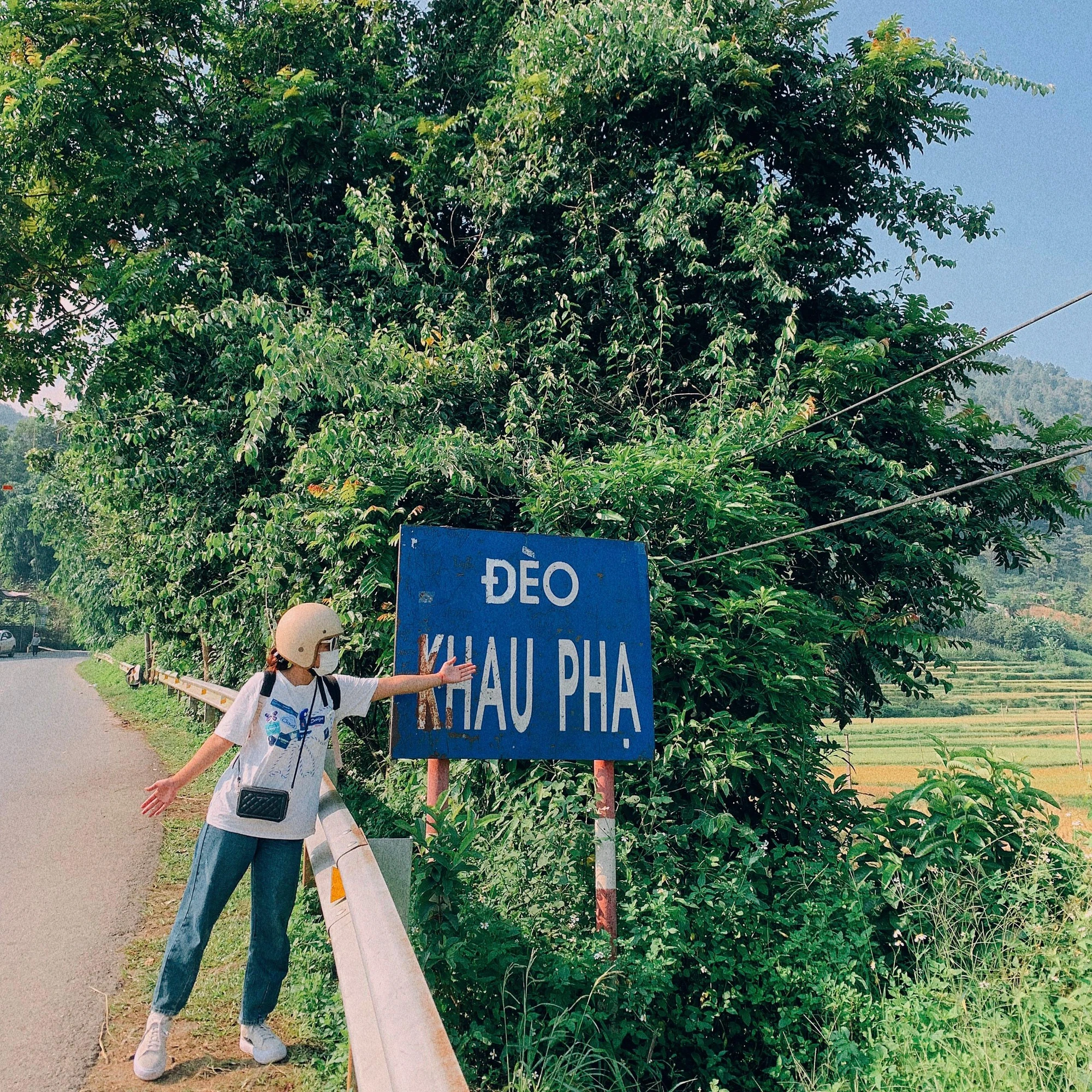 Vân Anh check-in đèo Khau Phạ. Vân Anh check-in đèo Khau Phạ.