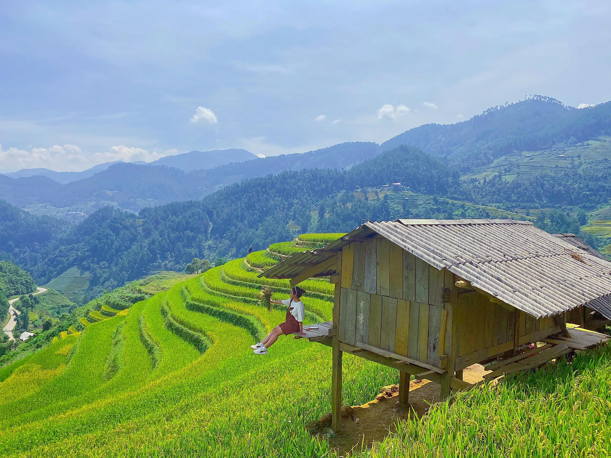 Chọn một chiếc homestay có chiếc phòng view thung lũng ở Khau Phạ. Chọn một chiếc homestay có chiếc phòng view thung lũng ở Khau Phạ.
