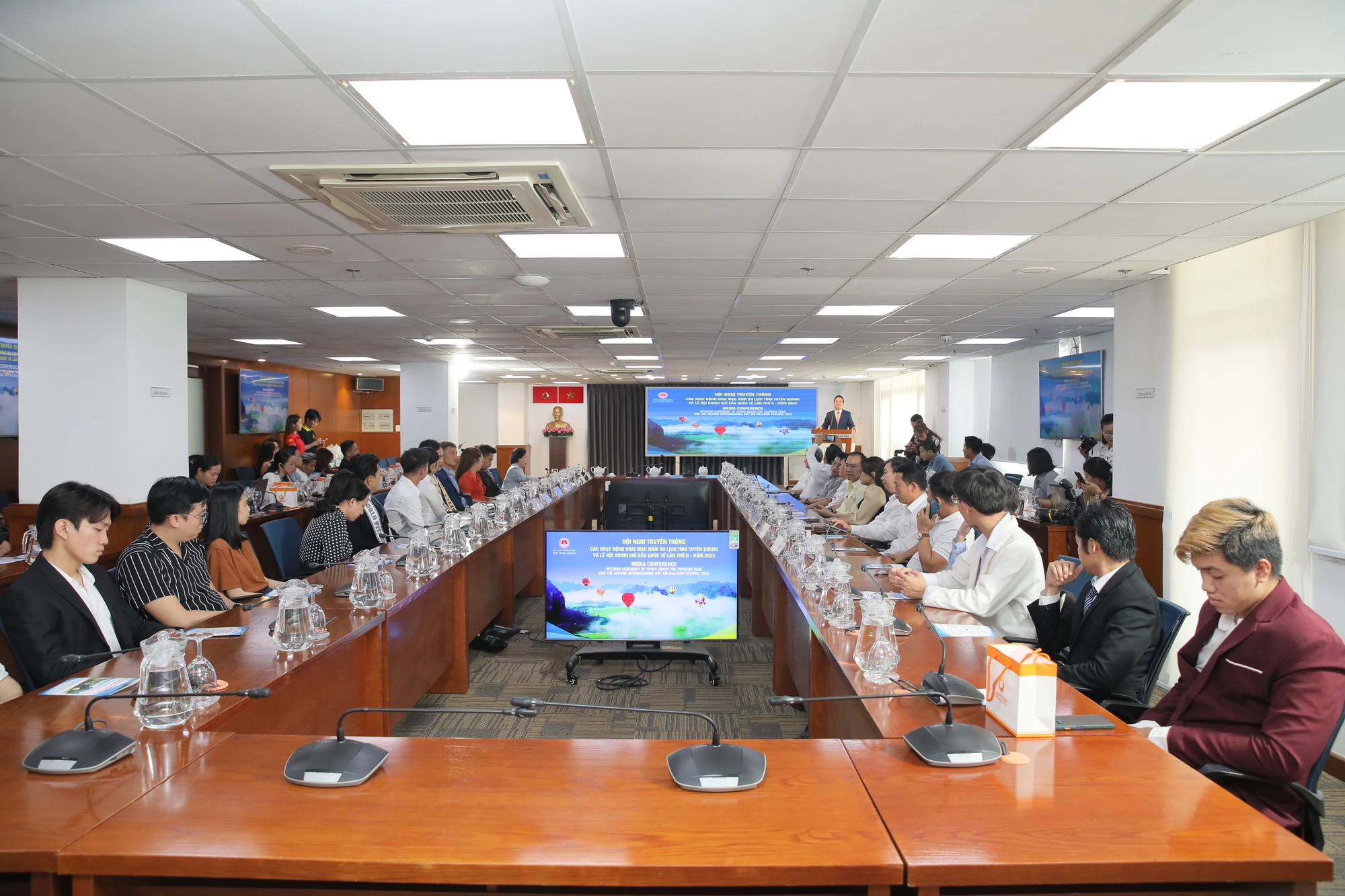 Hội nghị truyền thông các hoạt động các hoạt động khai mạc năm du lịch tỉnh Tuyên Quang và lễ hội Khinh khí cầu quốc tế lần thứ II-2023. Hội nghị truyền thông các hoạt động các hoạt động khai mạc năm du lịch tỉnh Tuyên Quang và lễ hội Khinh khí cầu quốc tế lần thứ II-2023.
