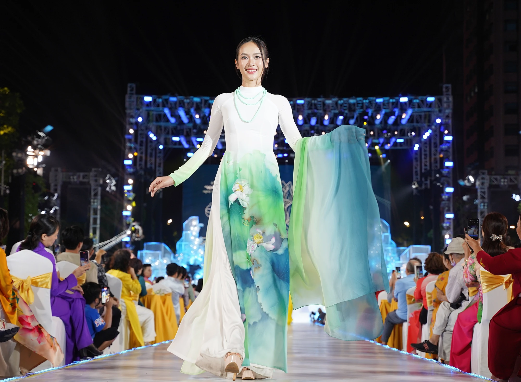 le-hoi-ao-dai-4.jpg