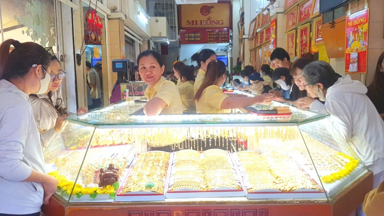 vang-Mi-Hong-3.jpg