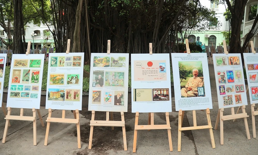 ra-mat-sach-an-pham-dac-biet-nhan-100-nam-bao-chi-cach-mang-viet-nam-1-5355-8111.jpg.jpg