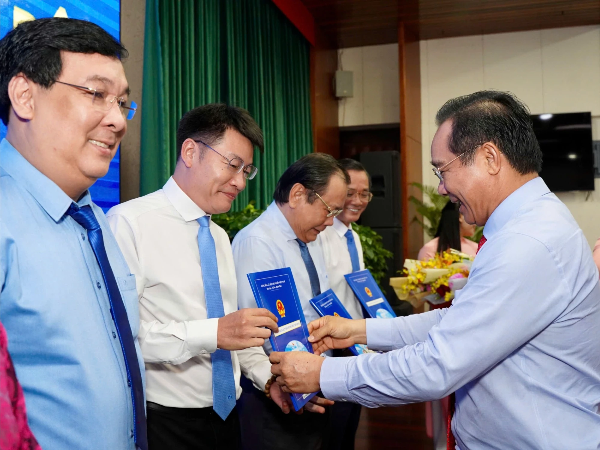 truc-thuoc-ubnd-tp.hcm-4.jpg