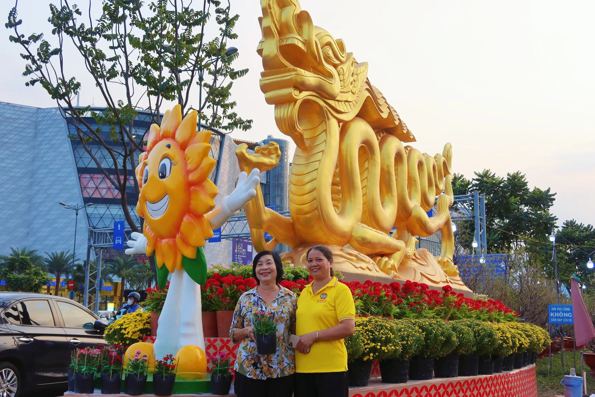 ron-rang-tet-nguoi-dan-tham-gia-cho-hoa-phien-cho-0-dong.jpg
