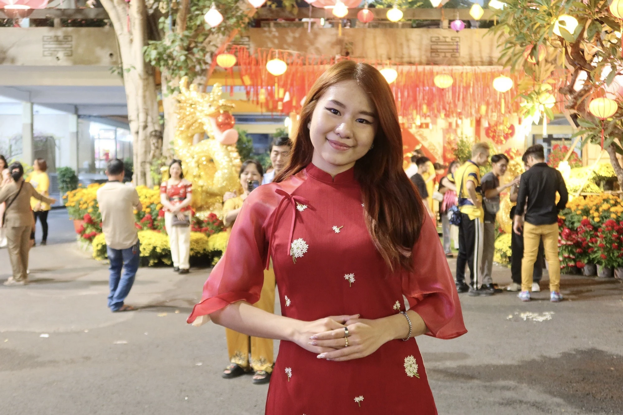 sau-dem-giao-thua-nguoi-dan-tp-hcm-tap-nap-di-le-chua.jpg