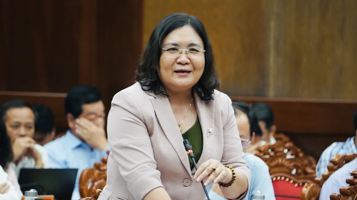12-p23-chuyende-Hothihoangyen.jpg