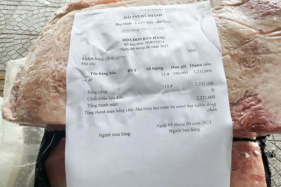 Số vú heo trôi nổi từ Trung Quốc mà kho hàng Hải sản Đà Thành giao cho khách dưới tên gọi “vú dê”. Ảnh: MINH HẬU Số vú heo trôi nổi từ Trung Quốc mà kho hàng Hải sản Đà Thành giao cho khách dưới tên gọi “vú dê”. Ảnh: MINH HẬU