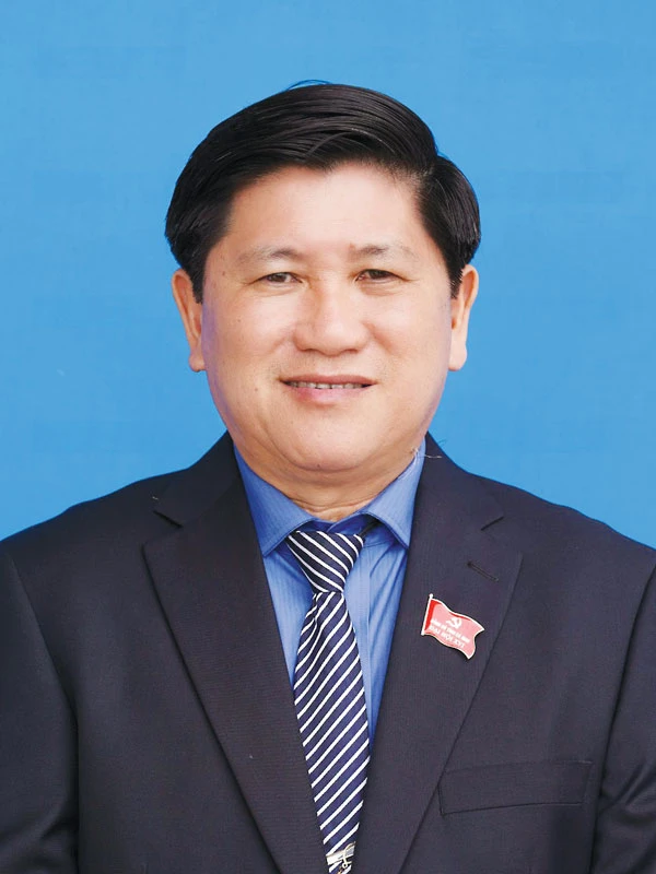 P23_Chan-trang_h1_LE-VAN-SU.jpg