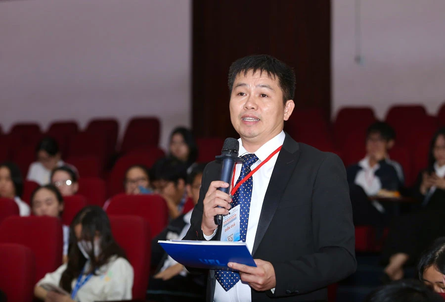 TS-Hồ-Nhân-Ái.jpg
