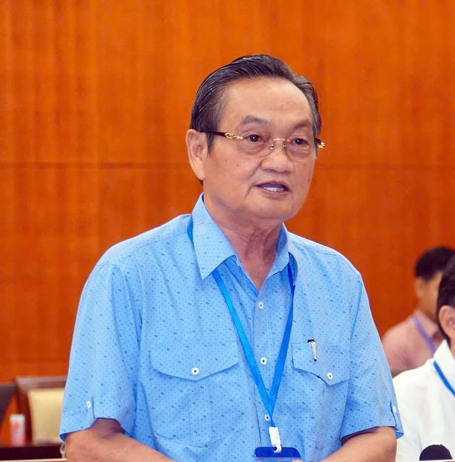 Ong-Tran-Du-Lich.jpg