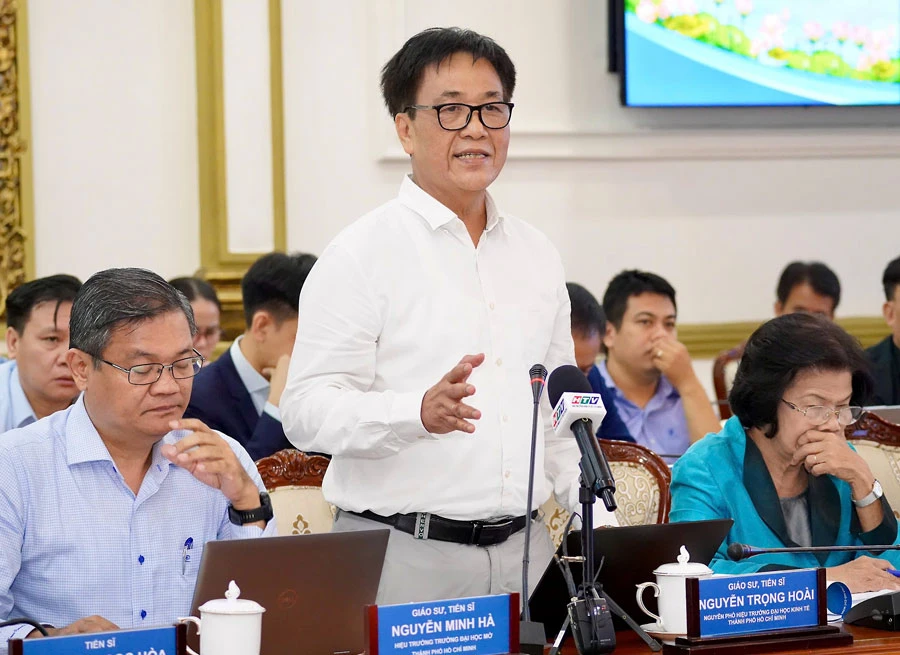 GS-Trong-Hoai.jpg