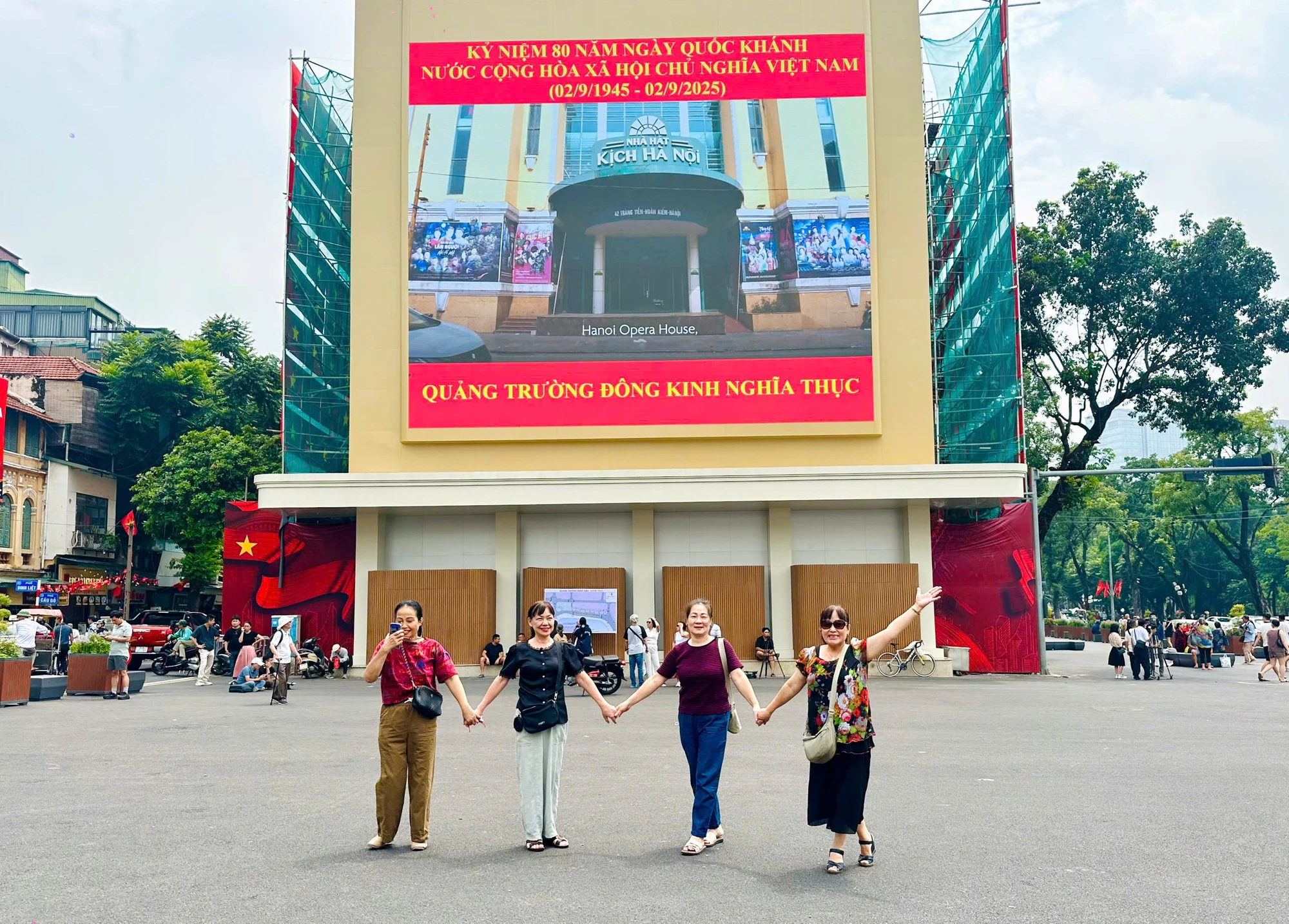 quang-truong-dong-kinh-nghia-thuc-28.jpg