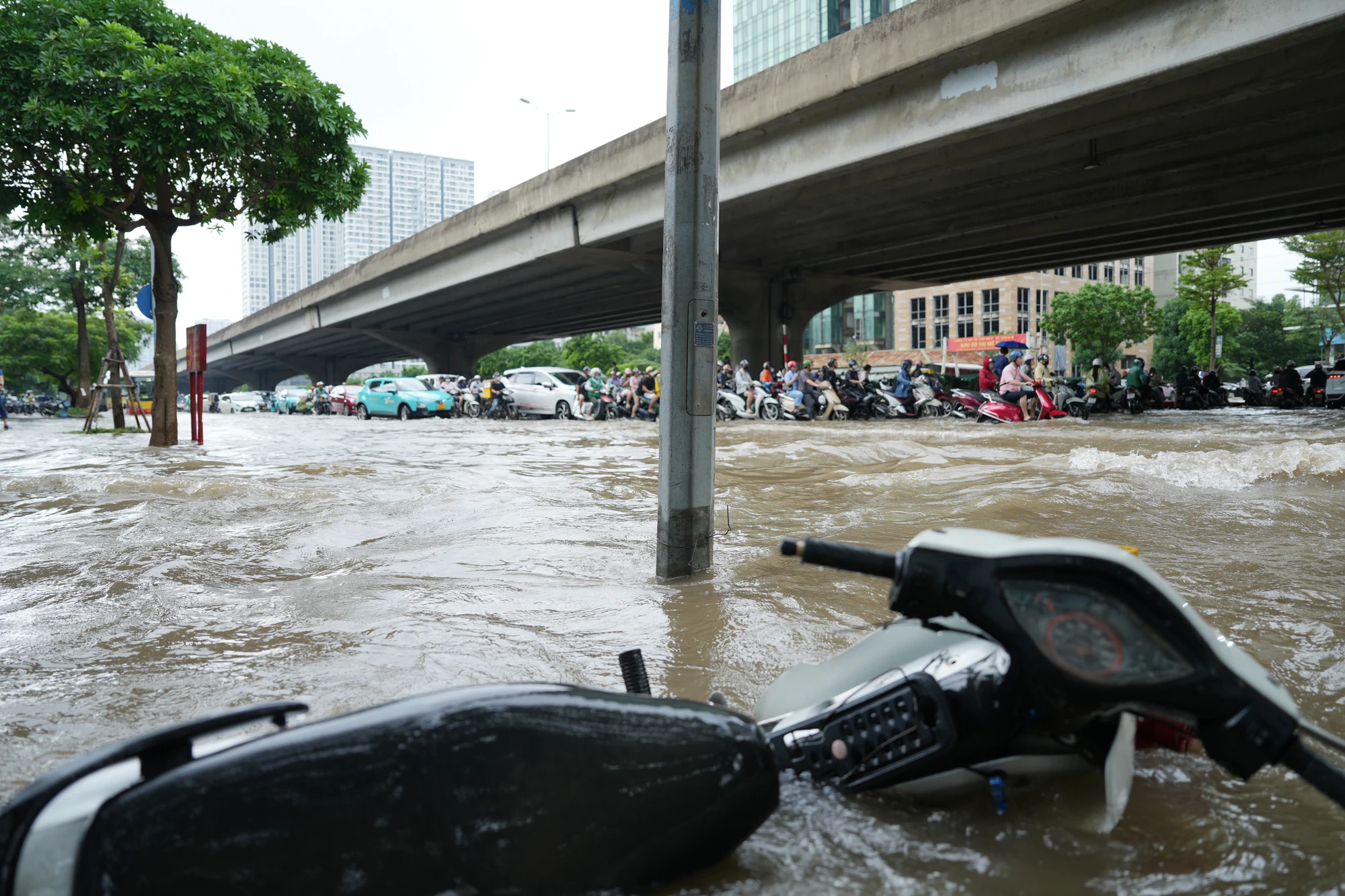 ha-noi-ngap-12.jpg