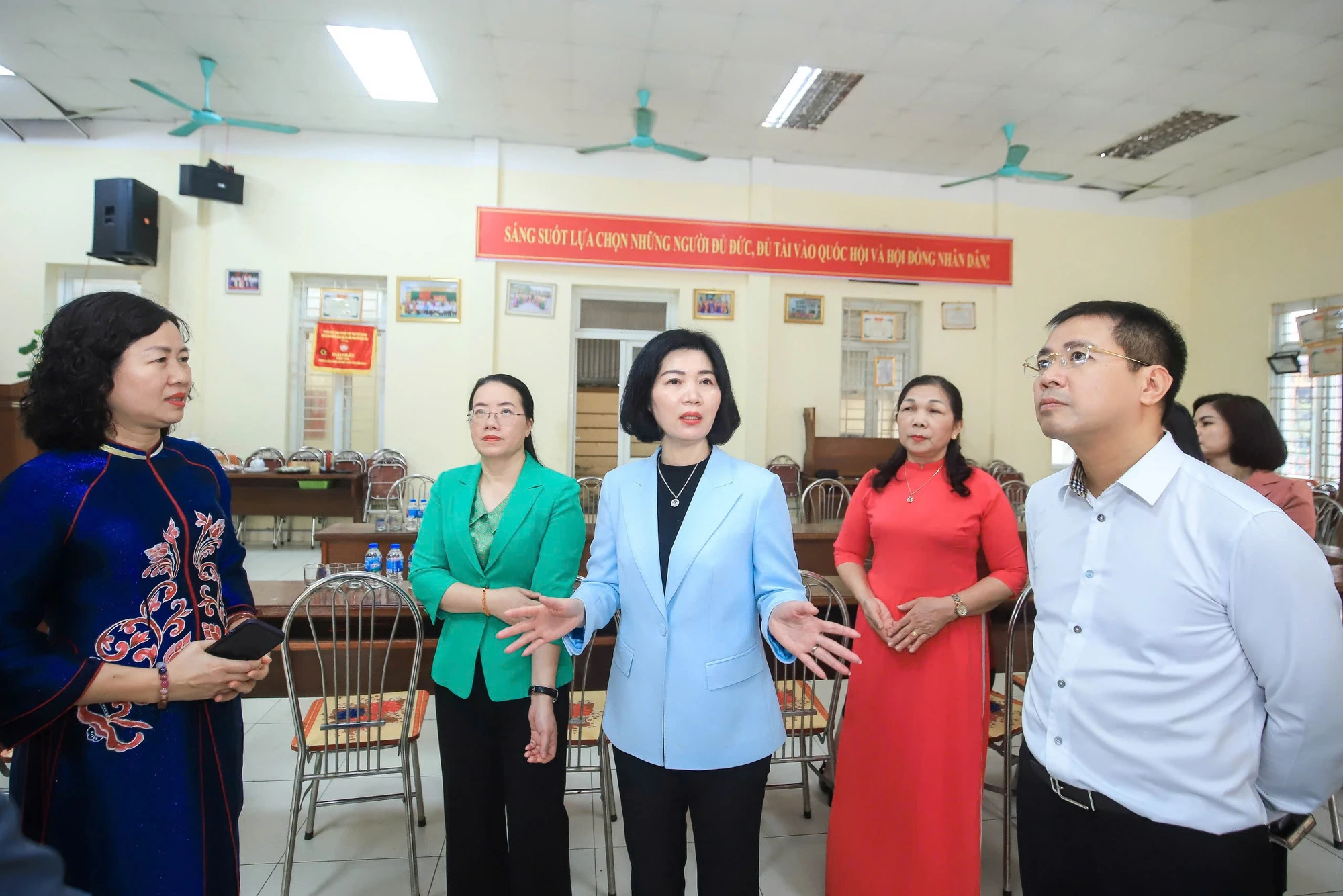 ha-noi-phung-thi-hong-ha-3.jpg