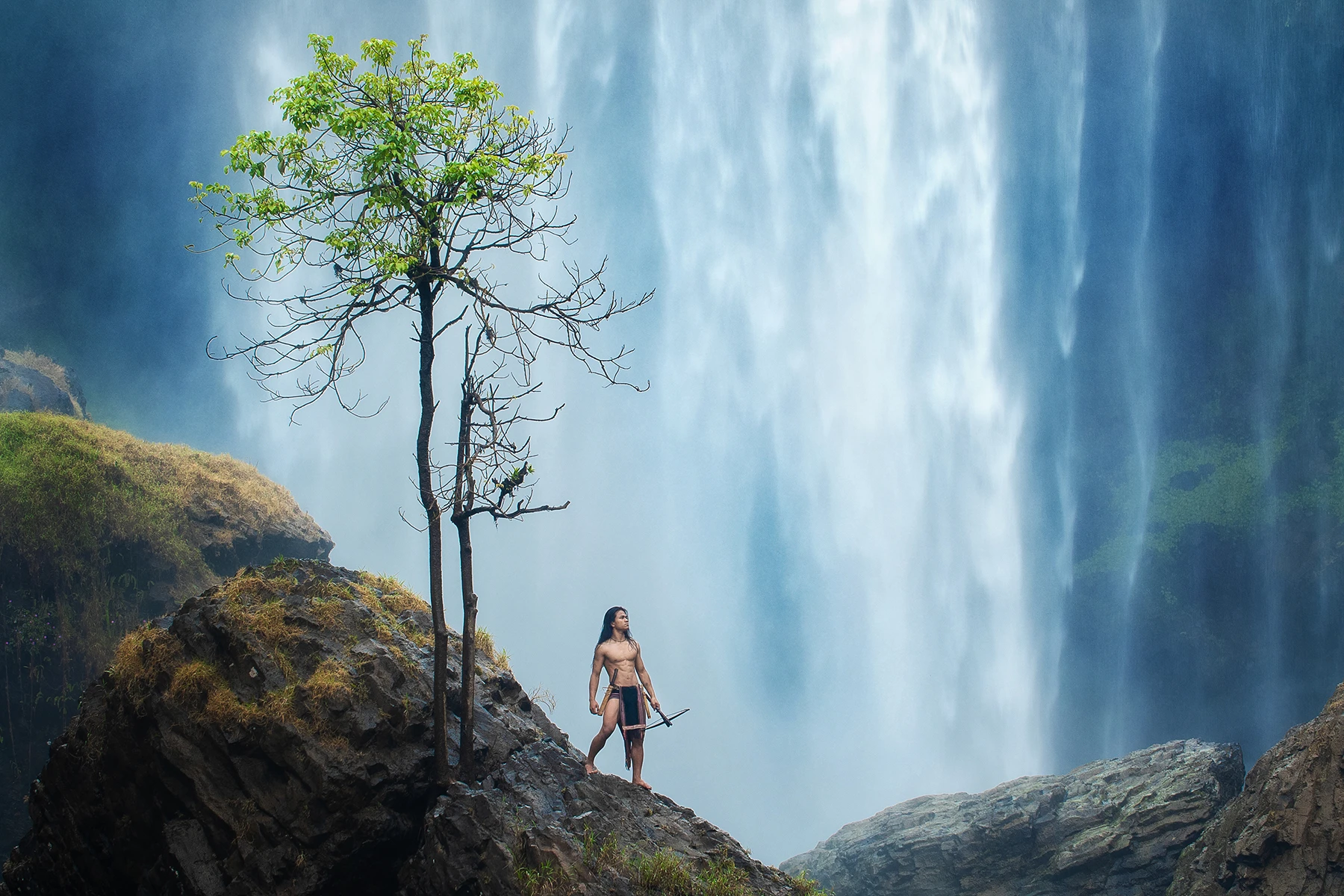 Rcombus-chang-tarzan-Tay-Nguyen-3.jpg