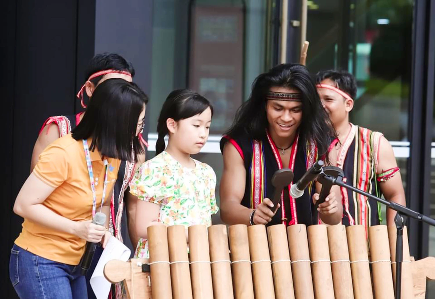 Rcombus-chang-tarzan-Tay-Nguyen-7pg.jpg