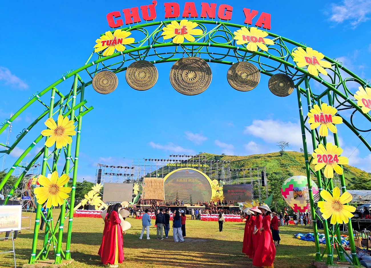 Tuan-le-hoa-da-quy-nui-lua-chu-dang-ya-7.jpg