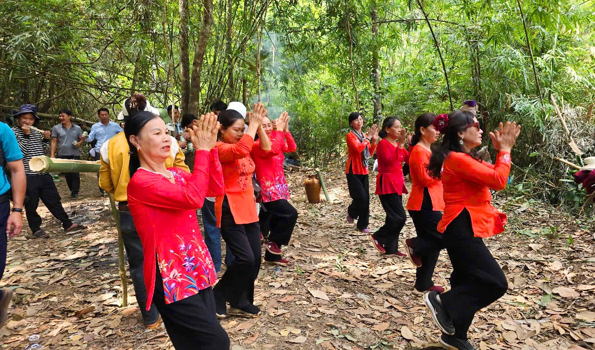 Nghi-le-cung-than-rung-Gia-Lai-14.jpg