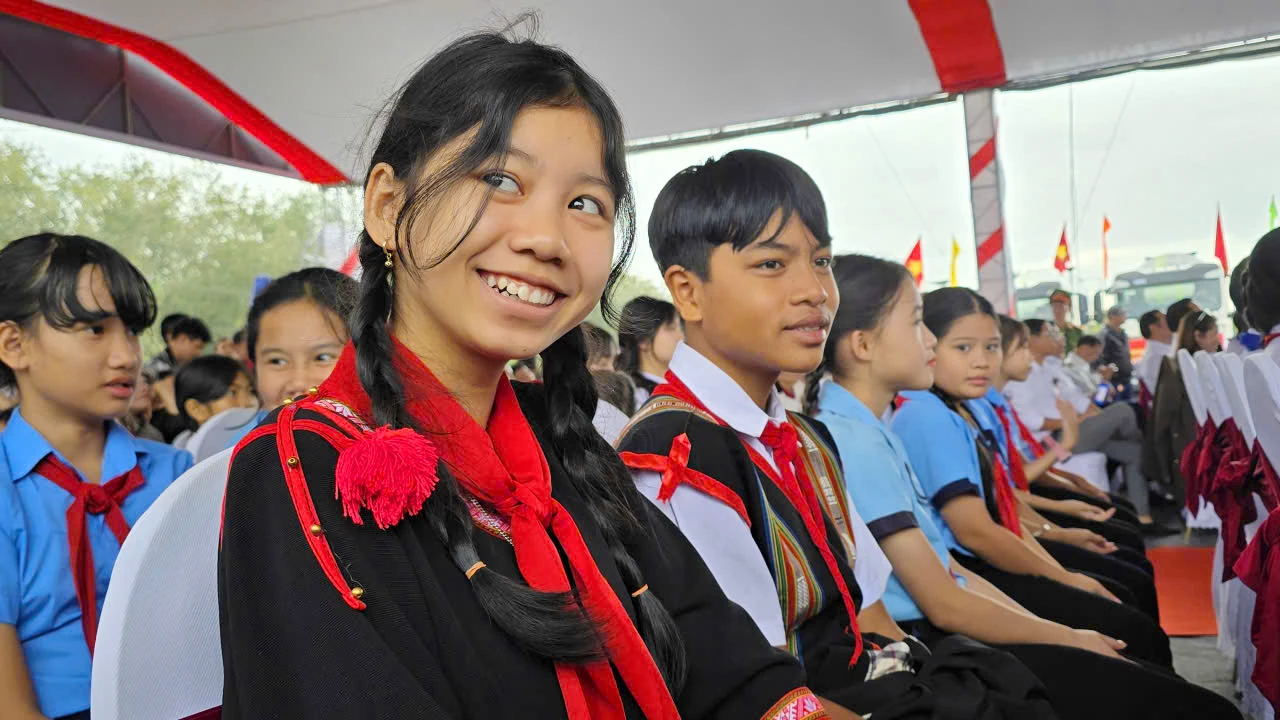 Pho-thu-tuong-du-le-khoi-cong-7-truong-hoc-bien-gioi-Gia-Lai-3.jpg