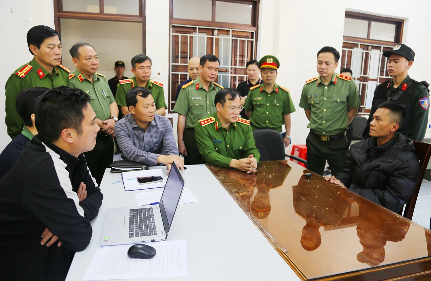 Bat-hai-nghi-pham-cuop-nga-hang-4.jpg