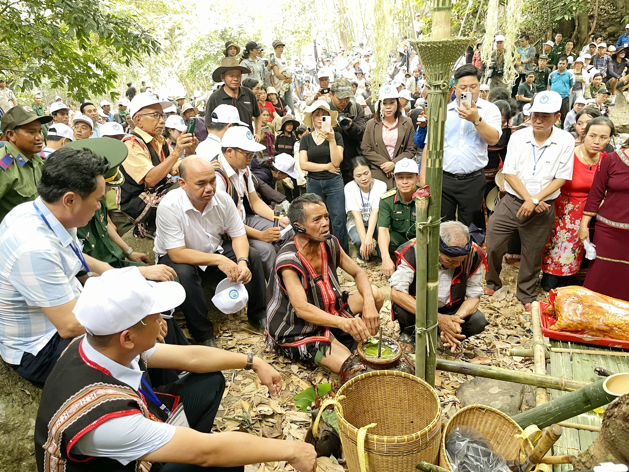 Nghi-le-cung-rung-cua-nguoi-Jrai-3.jpg