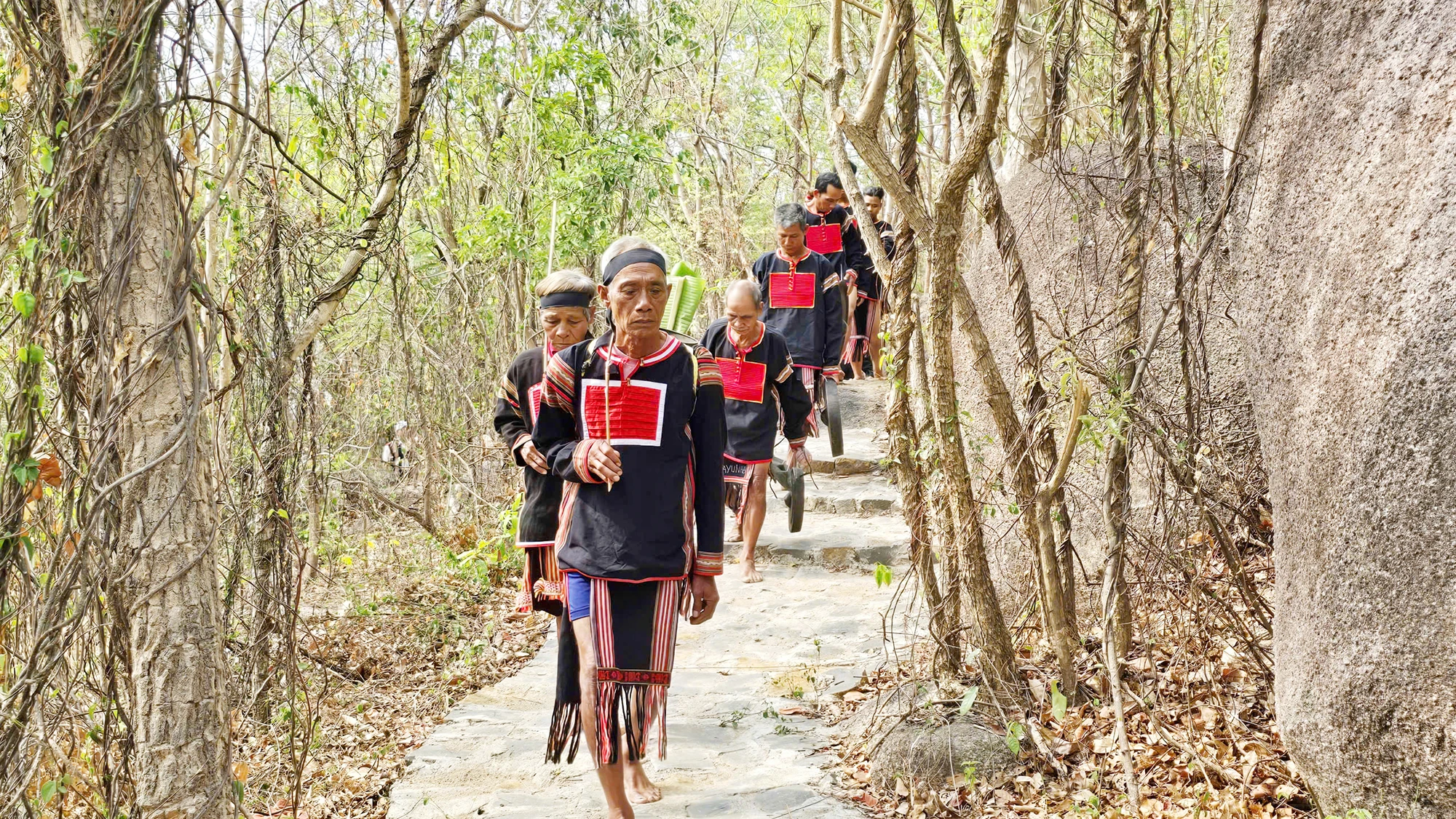 Nghi-le-cau-mua-Vua-Lua-Gia-Lai-13.jpg