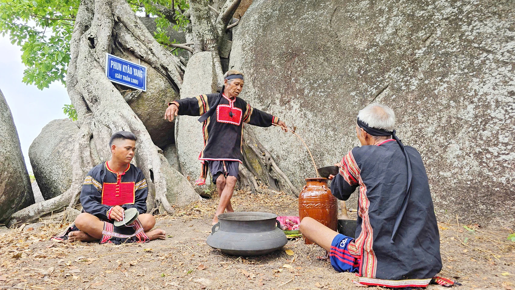 Nghi-le-cau-mua-Vua-Lua-Gia-Lai-16.jpg