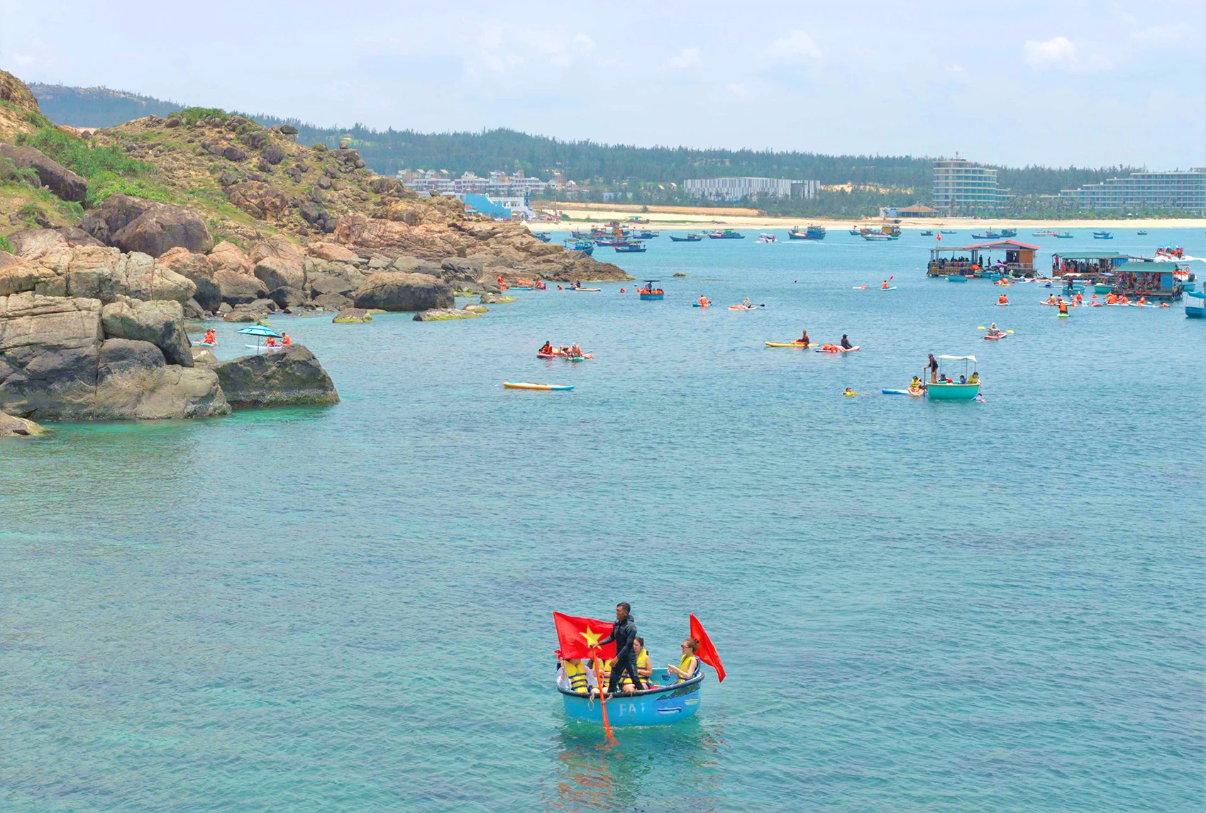 Goc-anh-dep-dip-le-30-4-tai-bien-Quy-Nhon-6.jpg
