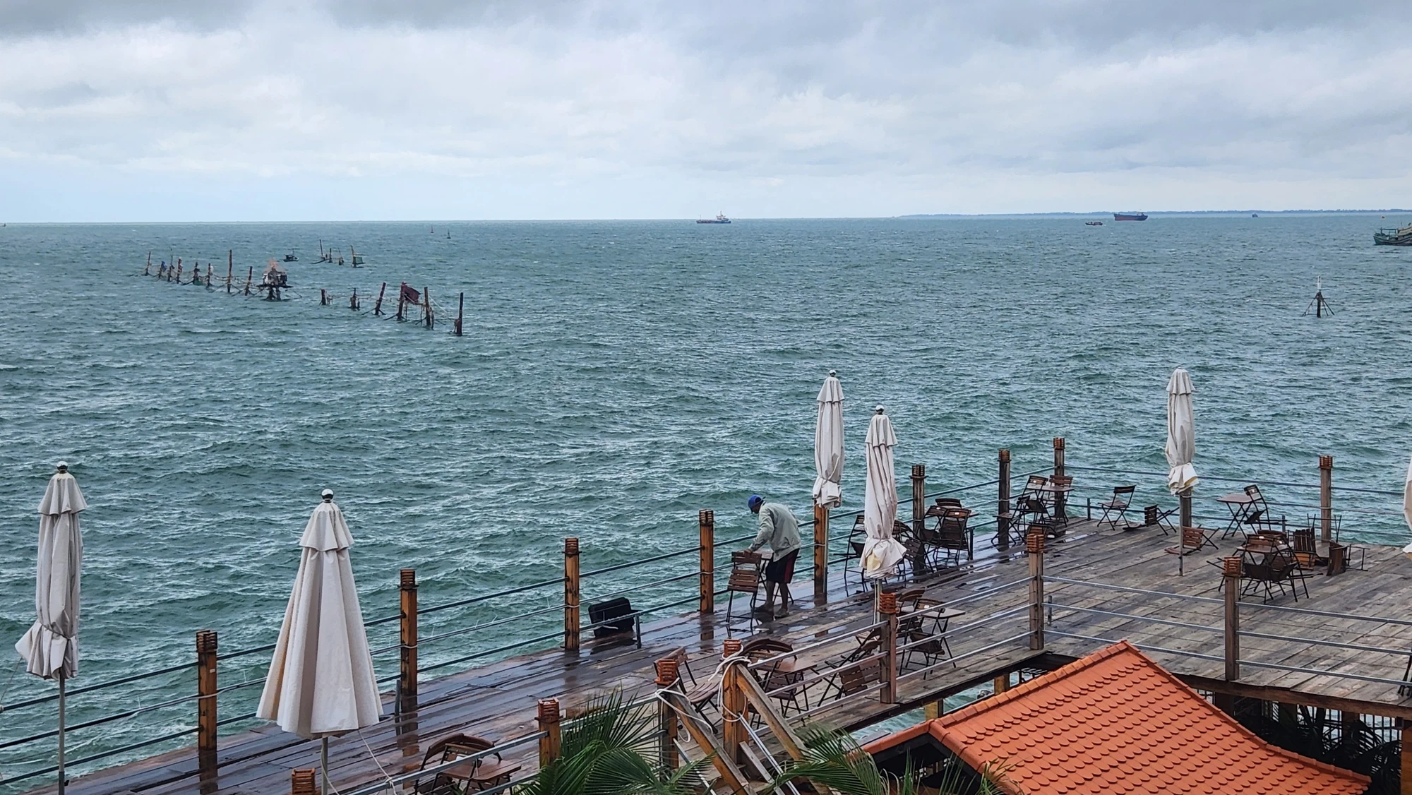 Một quán cà phê tại phường 1 có giấy tờ đất phù hợp quy hoạch nhưng phải tạm ngưng hoạt động để hoàn thiện hồ sơ theo quy định. Ảnh KL Một quán cà phê tại phường 1 có giấy tờ đất phù hợp quy hoạch nhưng phải tạm ngưng hoạt động để hoàn thiện hồ sơ theo quy định. Ảnh KL