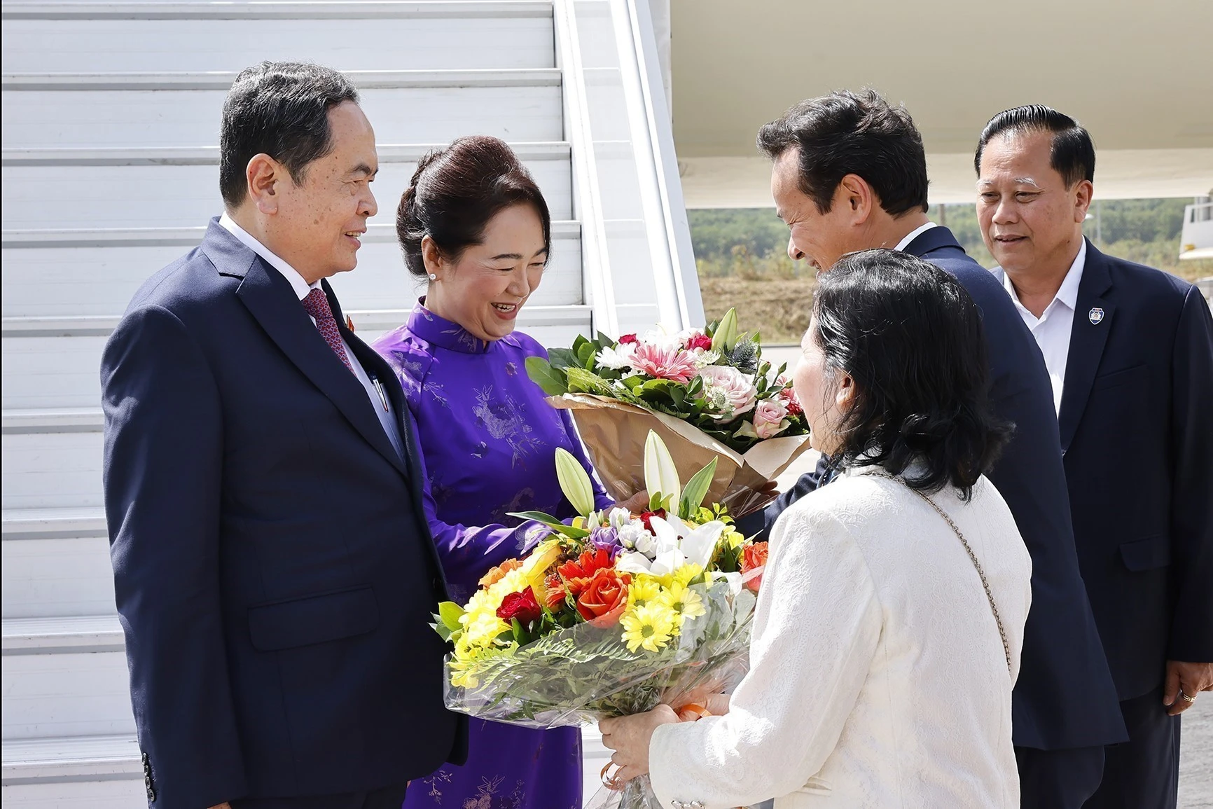 Chu-tich-Quoc-hoi-tham-Thuy-Sy.jpg