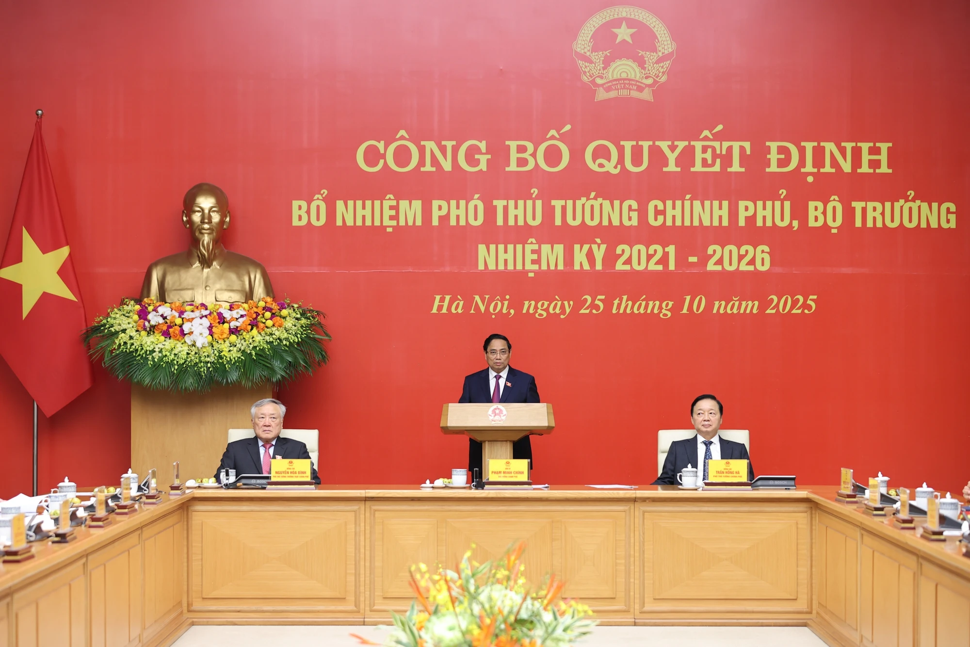 trao-nhiem-vu-cho-tan-pho-thu-tuong-bo-truong.jpg