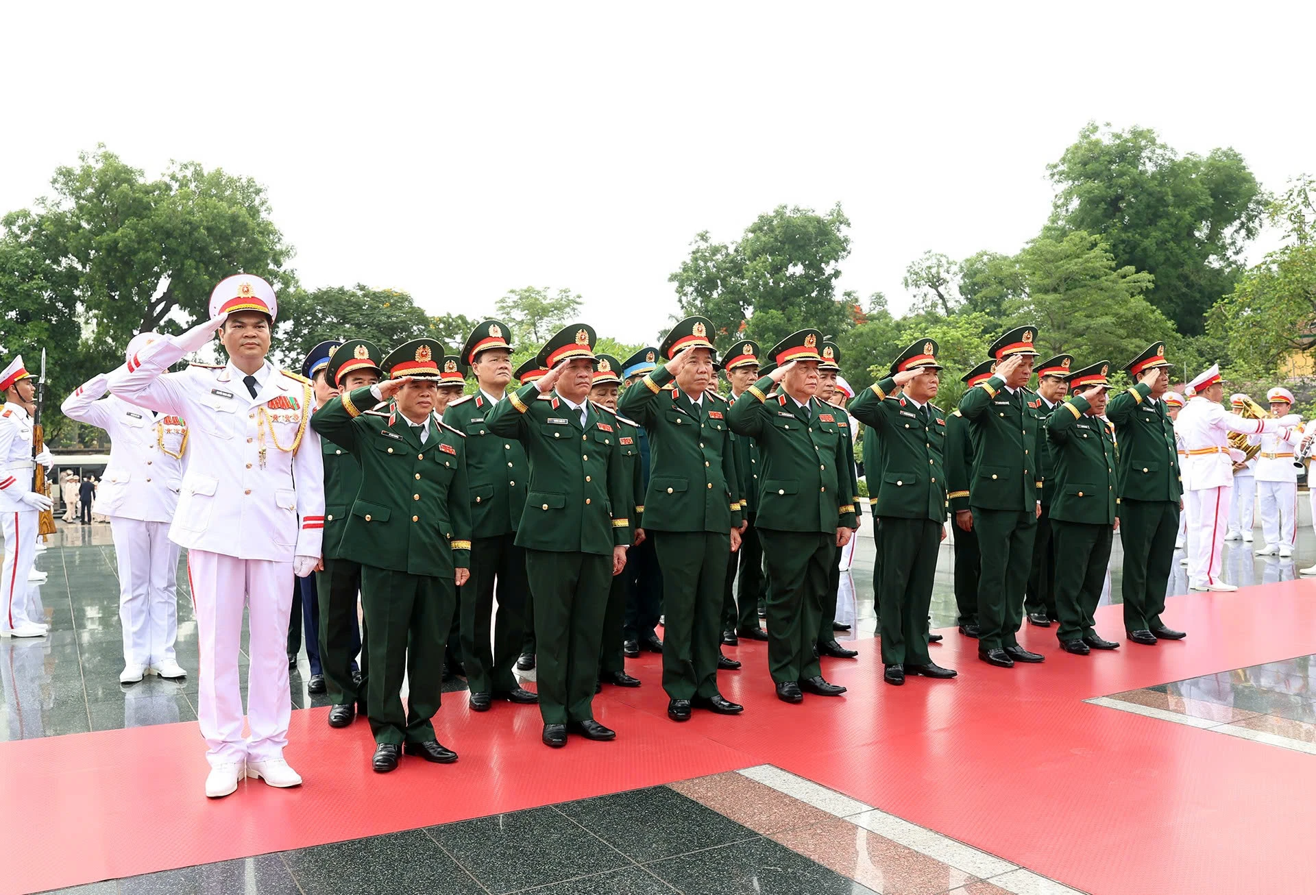 tuong-niem-anh-hung-liet-sy.jpg