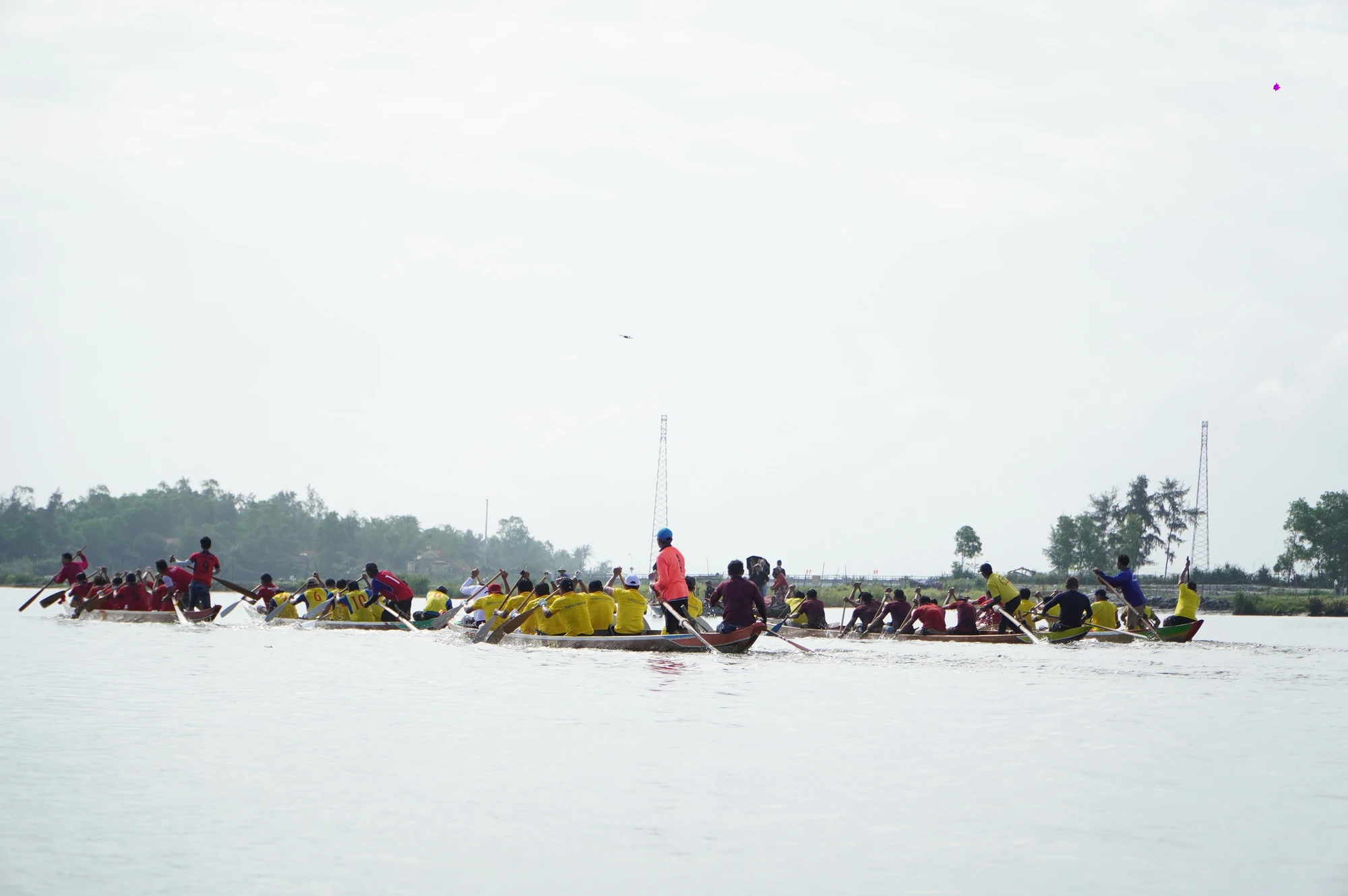 Dua-thuyen-xom-dinh-19.JPG
