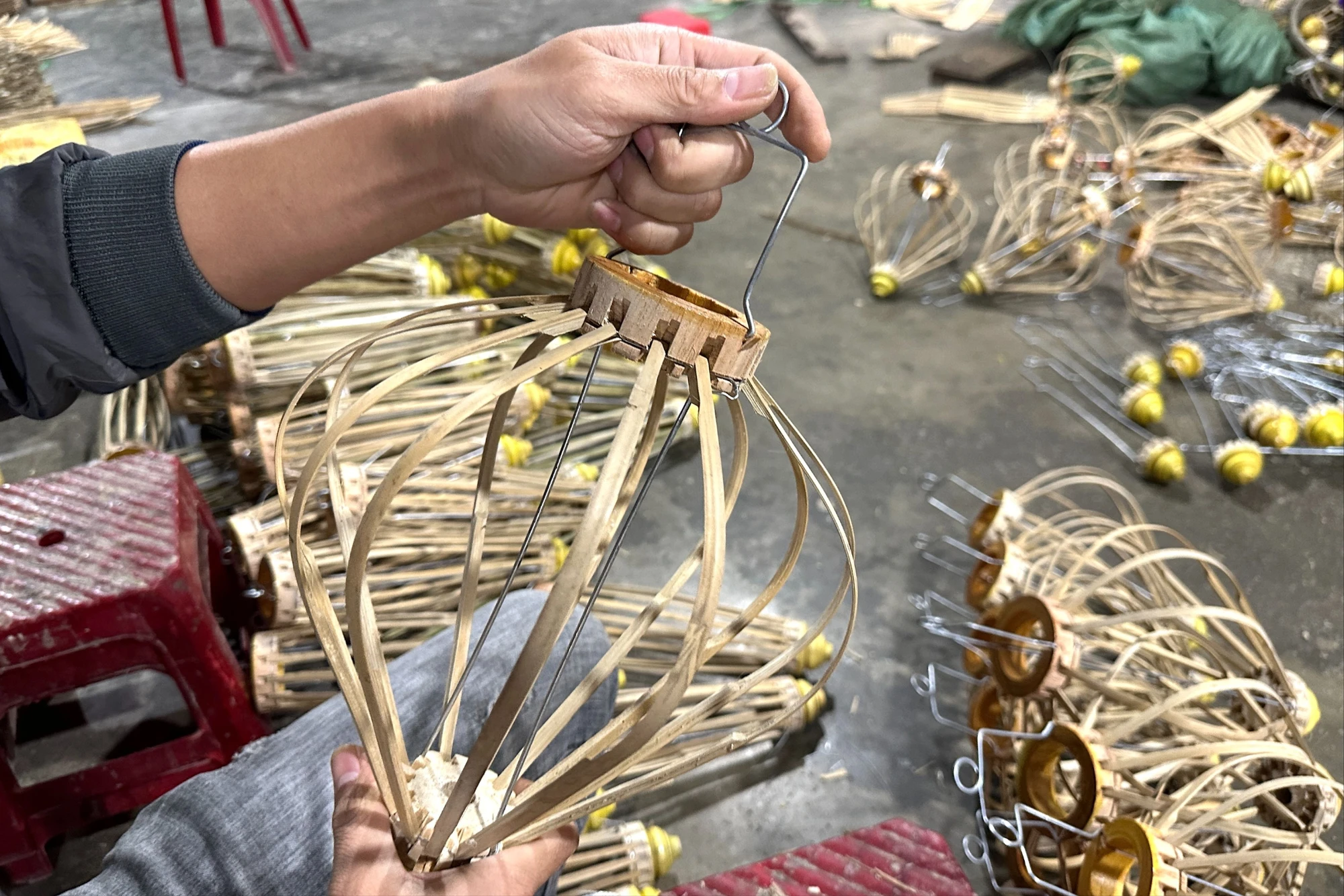nghe-lam-long-den-400-nam-tuoi-o-hoi-an-31.JPG