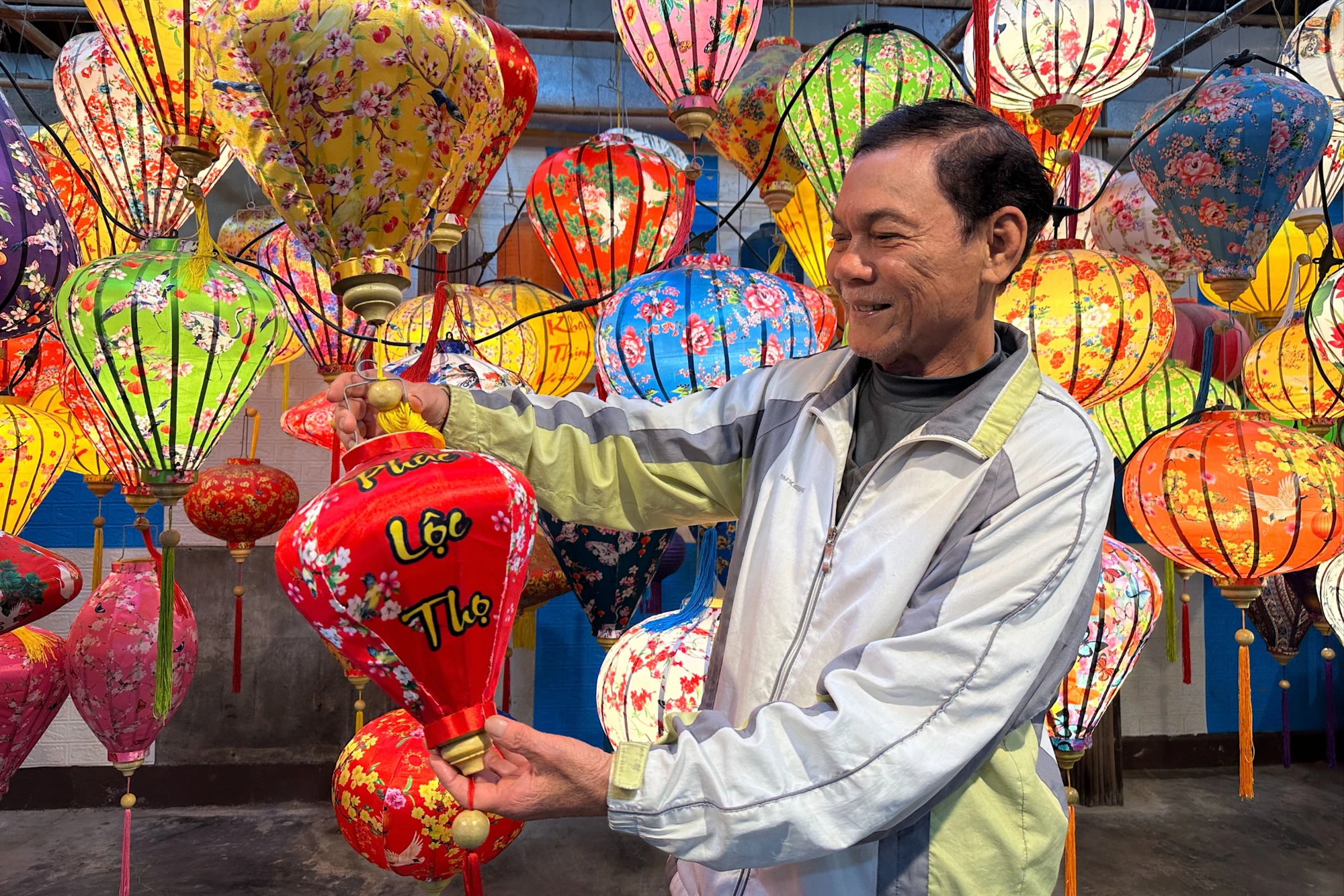 nghe-lam-long-den-400-nam-tuoi-o-hoi-an-9.JPG